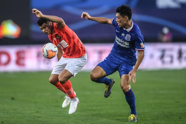 两人在英超对瓜氏曼城参与10+球：孙兴慜和萨拉赫