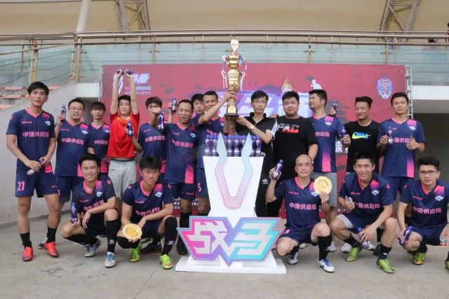 爱德华兹40分布克49分 森林狼4-0横扫太阳晋级